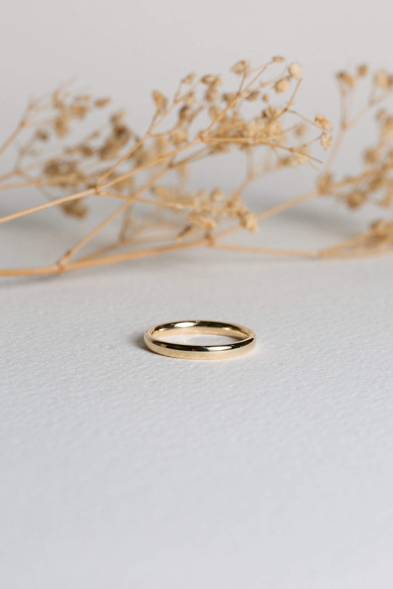 Ladies heavy gold wedding ring