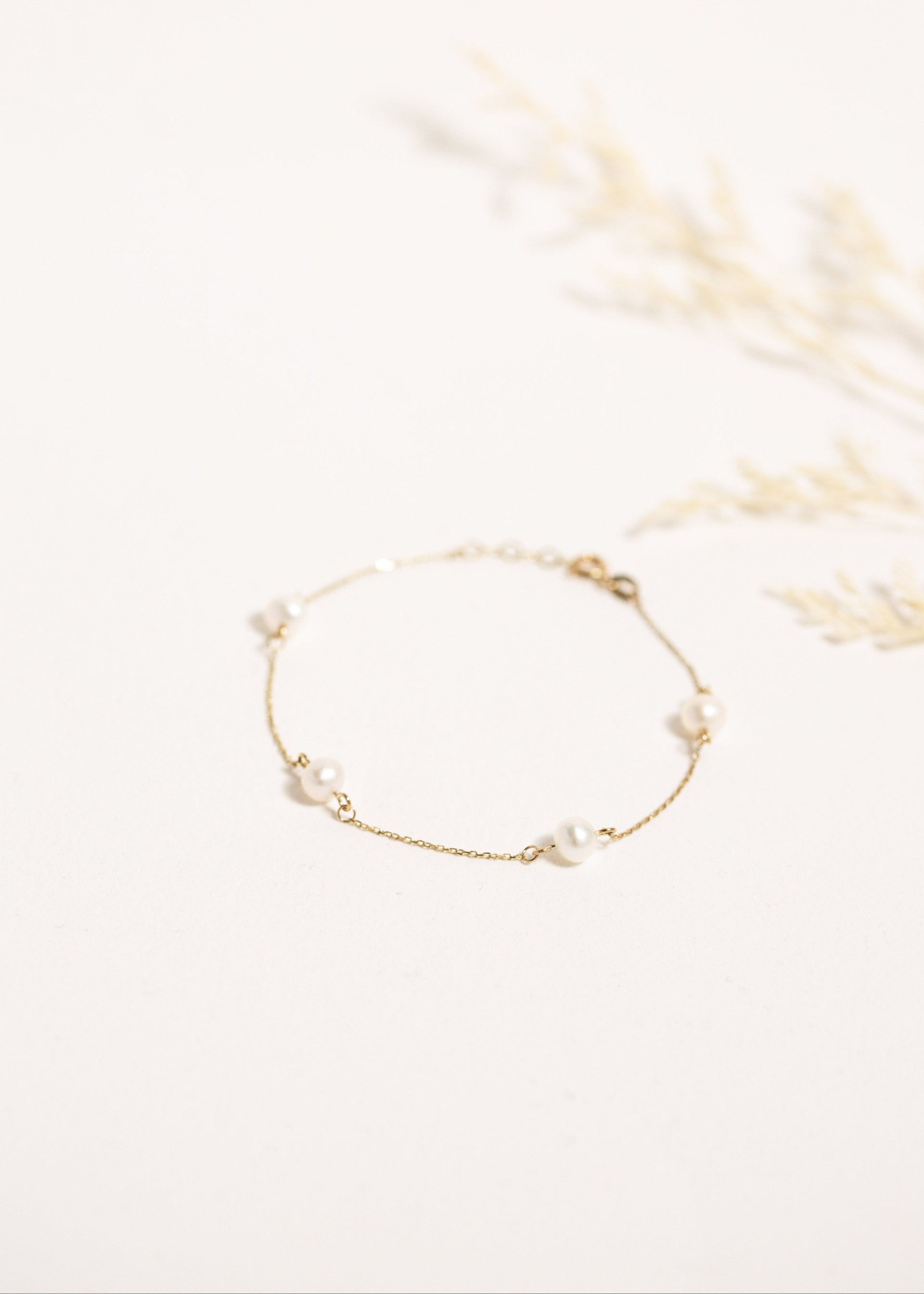 Yellow Gold and Pearl Bracelet