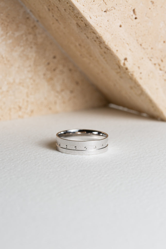 Mens patterned white gold wedding band