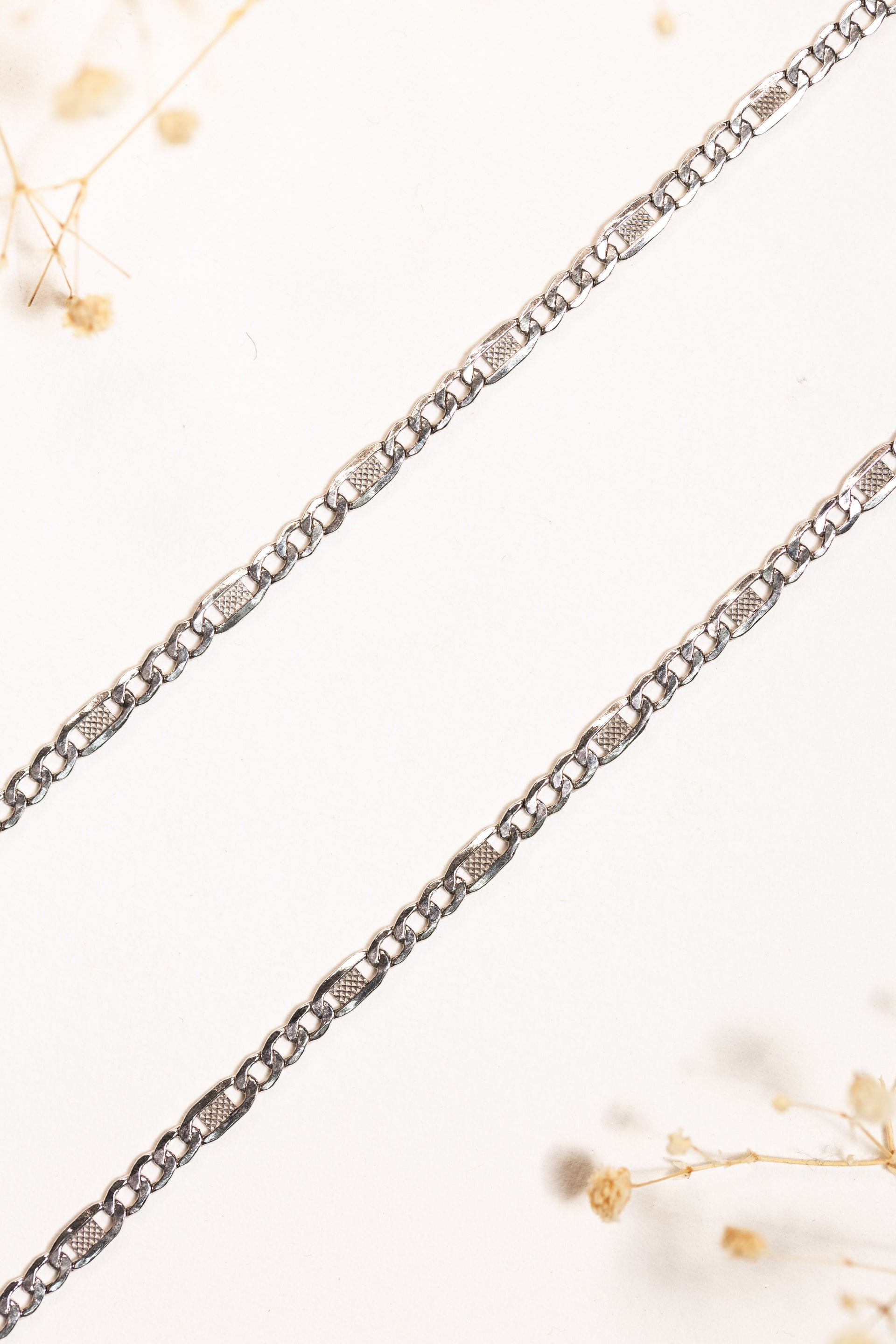 Essential Figaro Chain Necklace
