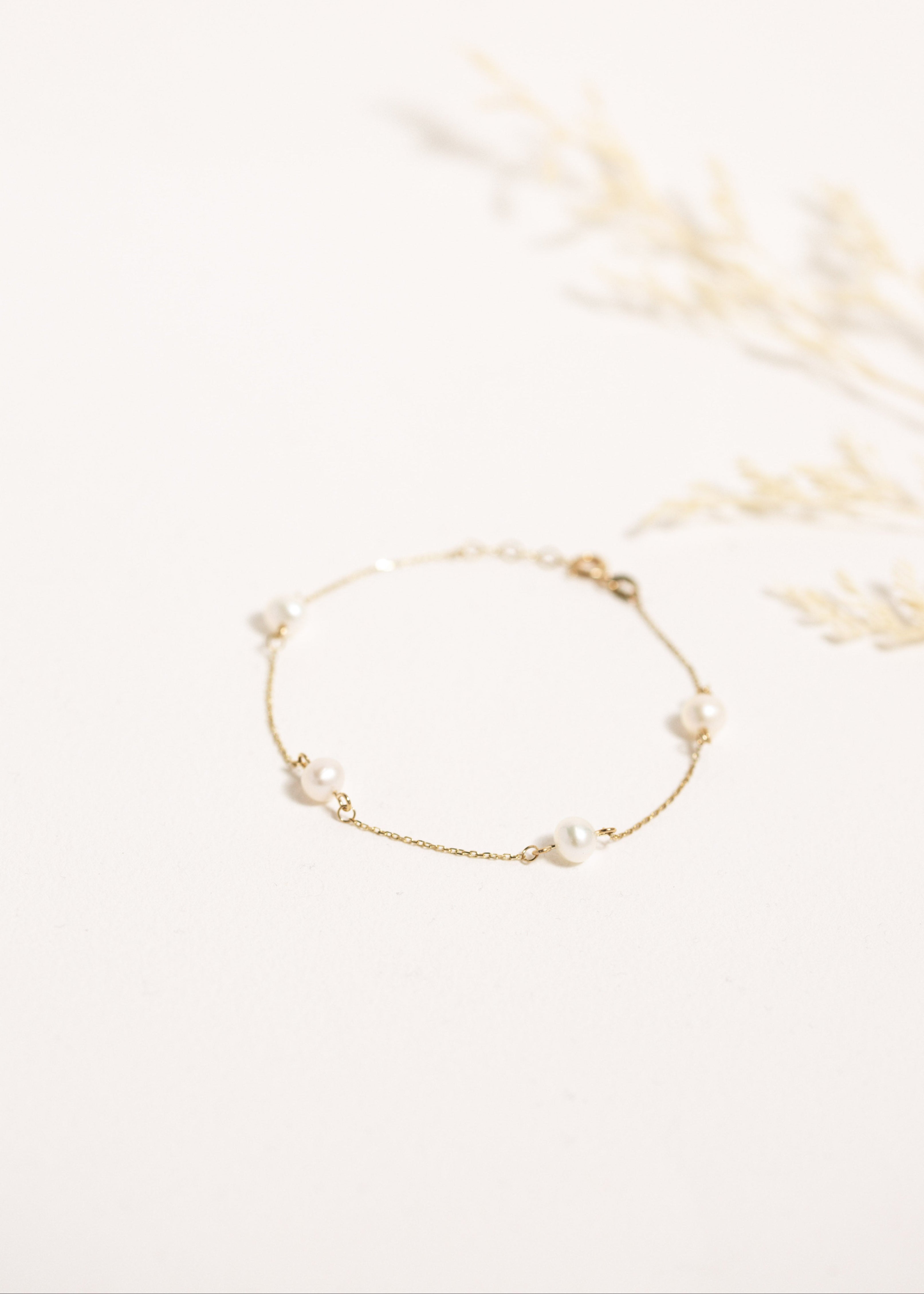 Yellow Gold and Pearl Bracelet